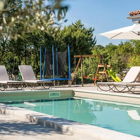 Holiday home Stunning In Labin With Outdoor Swimming Pool